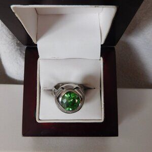 Ladies "Choice" Emerald Green Colored Cocktail Ring